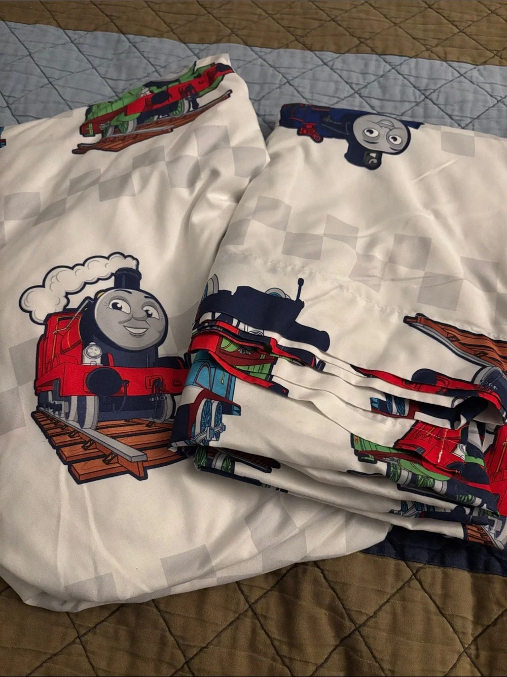 Thomas Train Print Bedding Set - White with Red, Blue, Green